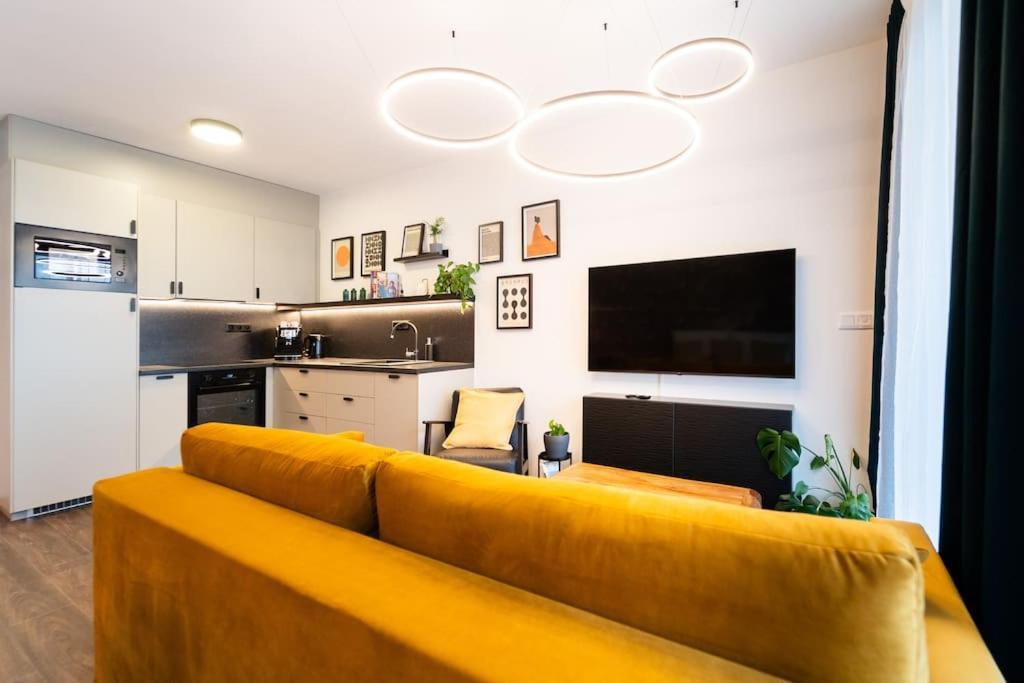 Gold Garden Terrace Apartment Brno Exterior photo